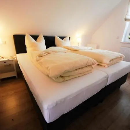 K 102 Og - Stilvolle Ferienwohnung An Der Müritz In Röbel An Der Müritz Apartment *