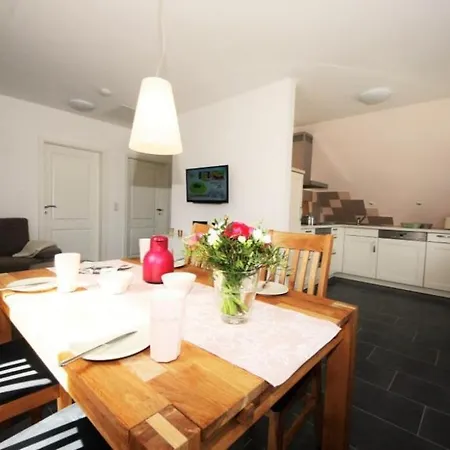 Apartment K 102 Og - Stilvolle Ferienwohnung An Der Müritz In Röbel An Der Müritz *