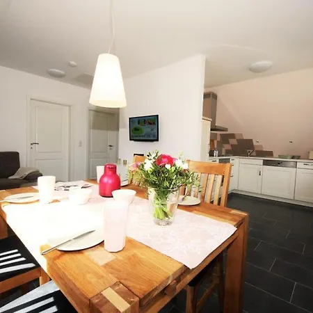 K 102 Og - Stilvolle Ferienwohnung An Der Müritz In Röbel An Der Müritz * Marienfelde